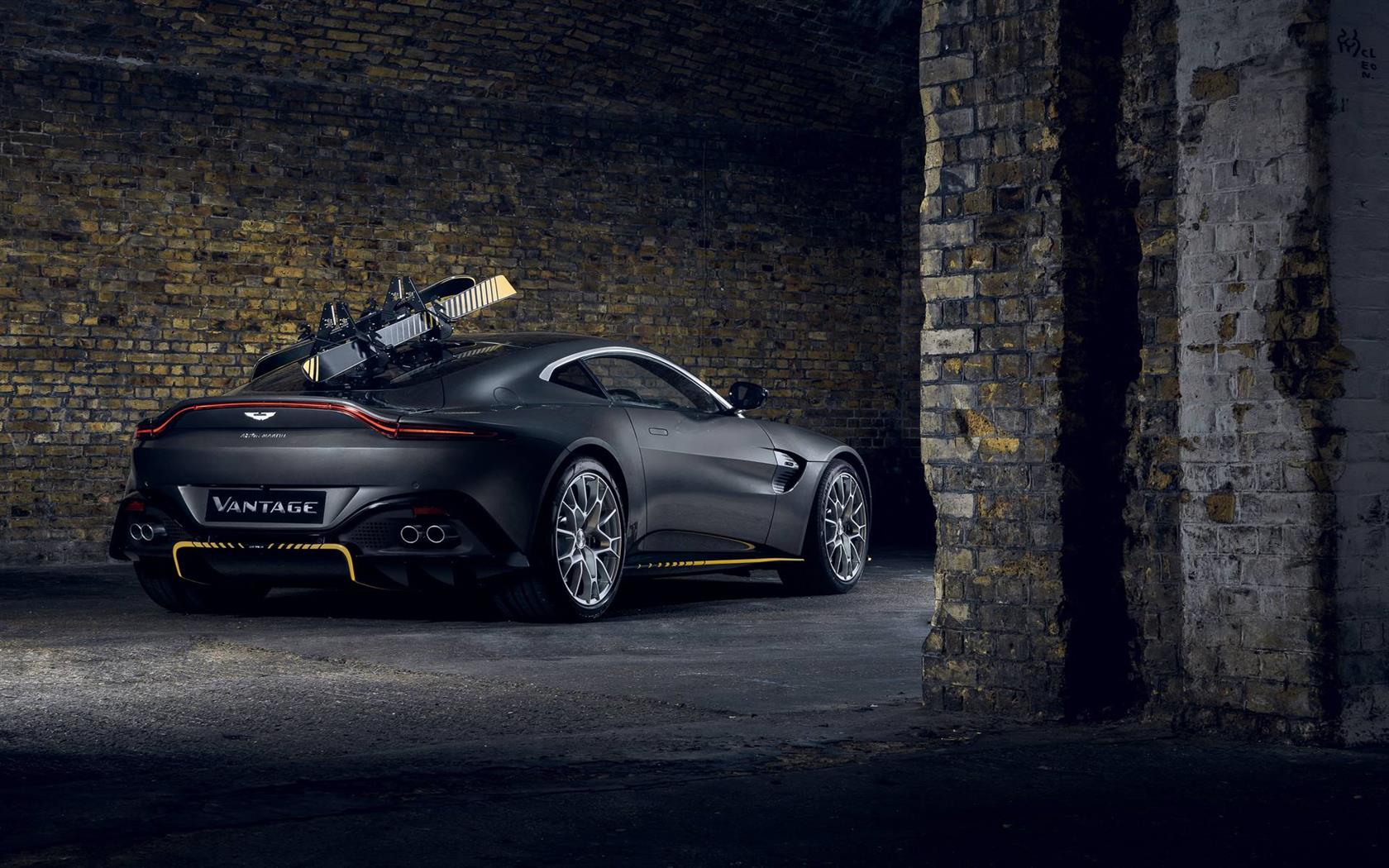 2020 Aston Martin DBS Superleggera 007 Edition